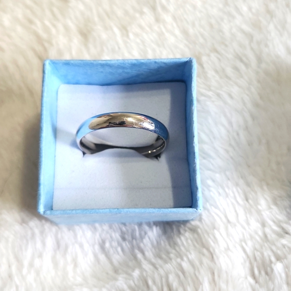 New 10k White Gold.  Wedding Band